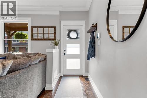 39 Fairleigh Avenue N, Hamilton, ON - Indoor Photo Showing Other Room
