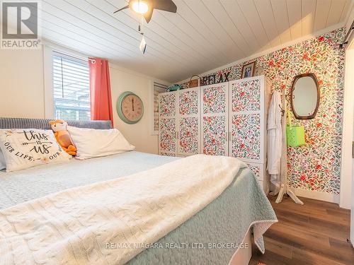 3412 Locust Street, Port Colborne (Sherkston), ON - Indoor Photo Showing Bedroom
