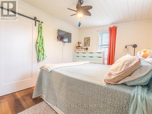 3412 Locust Street, Port Colborne (Sherkston), ON - Indoor Photo Showing Bedroom