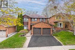 2052 LYNN HEIGHTS DRIVE Pickering, ON L1X 1N8