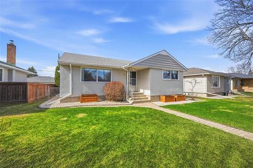 71 Poplarwood AVE  Winnipeg, MB R2M 2K9