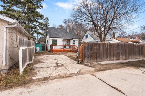 938 Talbot Ave, Winnipeg, MB 