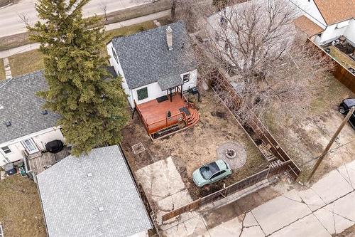 938 Talbot Ave, Winnipeg, MB 