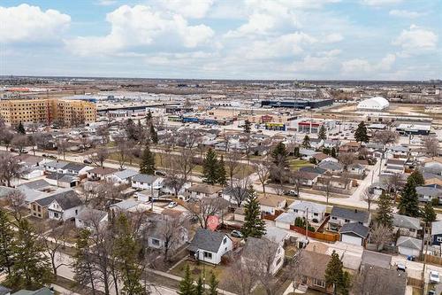 938 Talbot Ave, Winnipeg, MB 