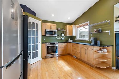 66 Breland Bay, Winnipeg, MB 