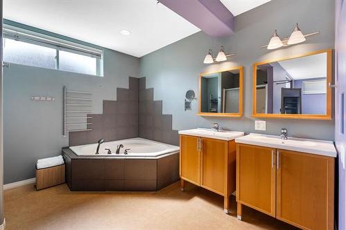 66 Breland Bay, Winnipeg, MB 