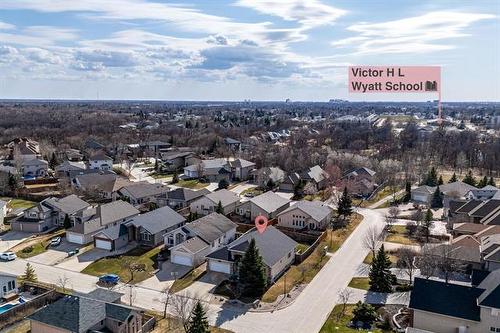 66 Breland Bay, Winnipeg, MB 