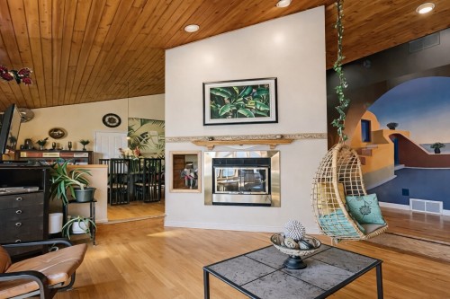 Salon - 605 Ch. De Montfort, Saint-Adolphe-D'Howard, QC - Indoor Photo Showing Living Room