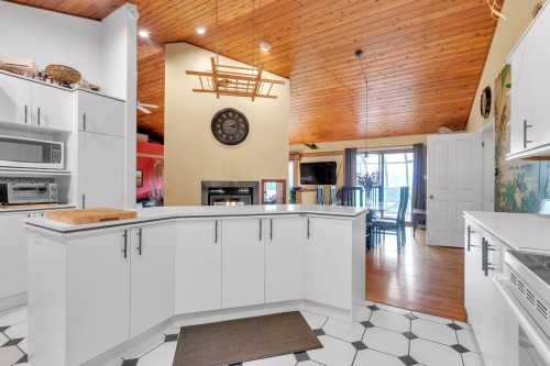 Cuisine - 605 Ch. De Montfort, Saint-Adolphe-D'Howard, QC - Indoor Photo Showing Kitchen