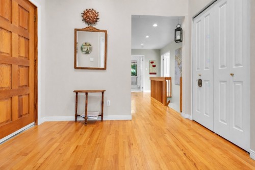 Hall d'entrée/Vestibule - 605 Ch. De Montfort, Saint-Adolphe-D'Howard, QC - Indoor Photo Showing Other Room