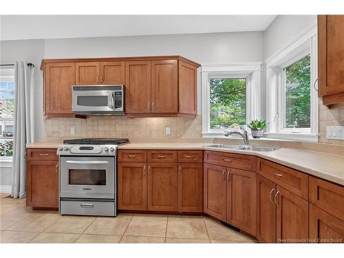 125 Du Golf St, Dieppe, NB 