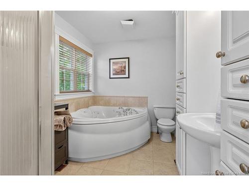 125 Du Golf St, Dieppe, NB 