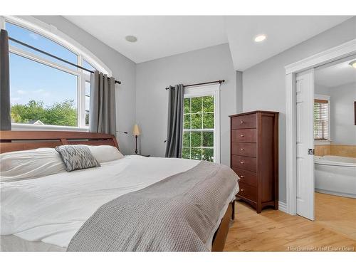 125 Du Golf St, Dieppe, NB 