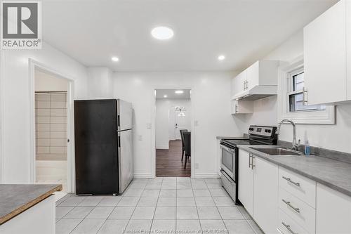 375 Bridge, Windsor, ON - Indoor Photo Showing Kitchen