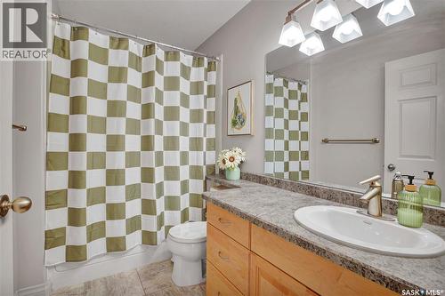 201 Brookside Court, Warman, SK - Indoor Photo Showing Bathroom
