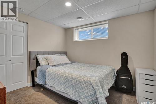 201 Brookside Court, Warman, SK - Indoor Photo Showing Bedroom
