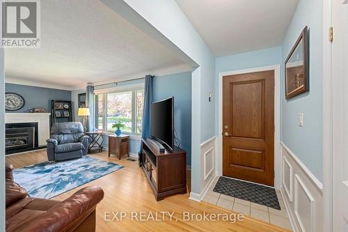 490 Blake Street, London South (South K), ON - Indoor Photo Showing Living Room With Fireplace