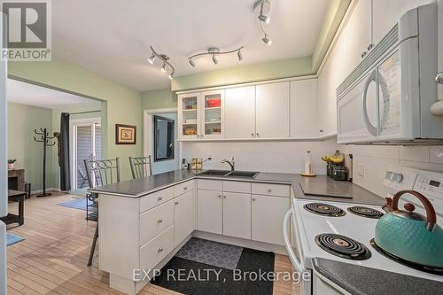 490 Blake Street, London South (South K), ON - Indoor Photo Showing Kitchen With Double Sink