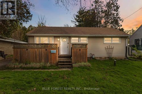 1376 KOSTIS AVENUE  London East (East J), ON N5V 3E2