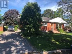 2 - 1627 CHAUCER AVENUE  Ottawa, ON K1G 0R7