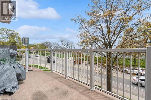 1389 Lakeshore Road, Burlington, ON - Outdoor
