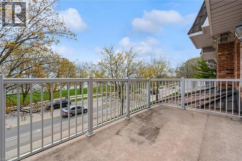 Private balcony with concrete flooring and aluminum railings - 1389 Lakeshore Road, Burlington, ON - Outdoor With Exterior