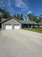 210 MOORINGS DRIVE Kawartha Lakes (Fenelon Falls), ON K0M 1N0