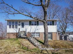 19 circle Drive  Halifax, NS B3P 1J9
