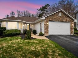 9 Rosewood Court  Dartmouth, NS B2W 6K3