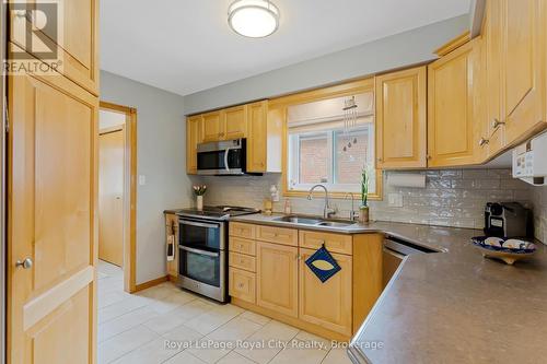 169 Johanna Drive, Cambridge, ON - Indoor Photo Showing Kitchen With Double Sink