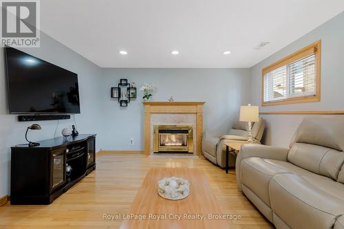 169 Johanna Drive, Cambridge, ON - Indoor Photo Showing Living Room With Fireplace