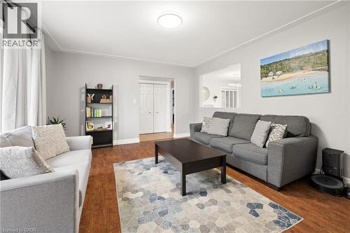 183 Kipling Avenue, Kitchener, ON - Indoor Photo Showing Living Room