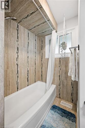 183 Kipling Avenue, Kitchener, ON - Indoor Photo Showing Bathroom