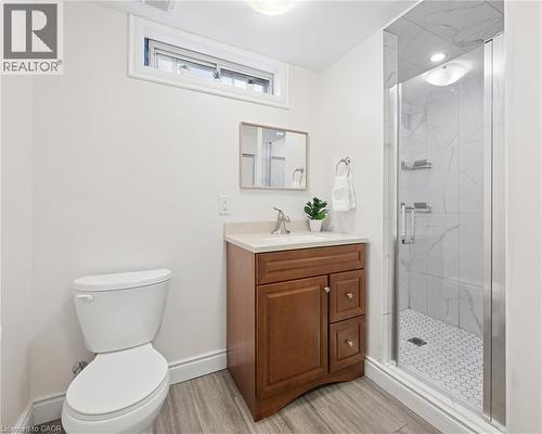 183 Kipling Avenue, Kitchener, ON - Indoor Photo Showing Bathroom
