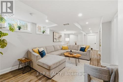 120 Elgin Crescent, Waterloo, ON - Indoor Photo Showing Living Room