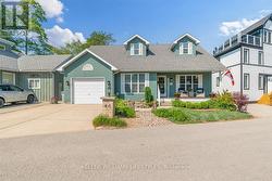 40 LAKESIDE CIRCLE Lambton Shores (Grand Bend), ON N0M 1T0