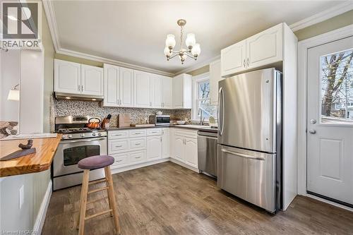 15 Waterside Avenue, Cambridge, ON - Indoor Photo Showing Kitchen With Upgraded Kitchen