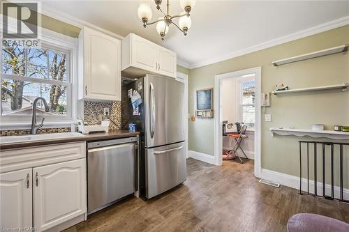 15 Waterside Avenue, Cambridge, ON - Indoor Photo Showing Kitchen