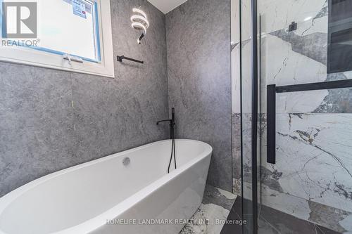 224 Macedonia Crescent, Mississauga, ON - Indoor Photo Showing Bathroom