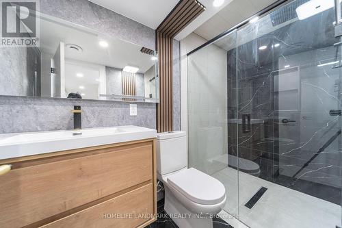 224 Macedonia Crescent, Mississauga, ON - Indoor Photo Showing Bathroom