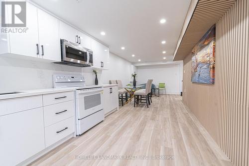 224 Macedonia Crescent, Mississauga, ON - Indoor Photo Showing Kitchen