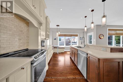 590 Kochar Drive, Ottawa, ON - Indoor Photo Showing Kitchen With Stainless Steel Kitchen With Upgraded Kitchen