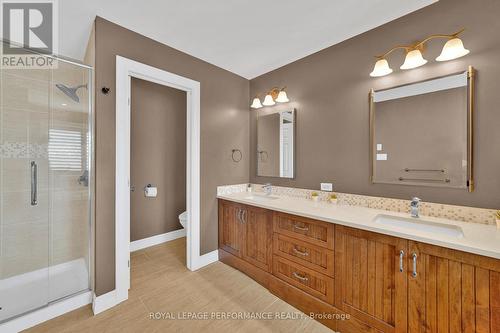 590 Kochar Drive, Ottawa, ON - Indoor Photo Showing Bathroom