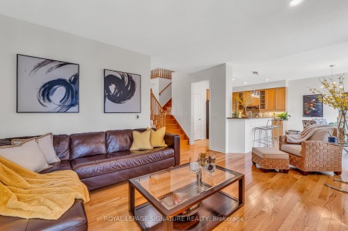 3319 Tacc Drive, Mississauga, ON - Indoor Photo Showing Living Room