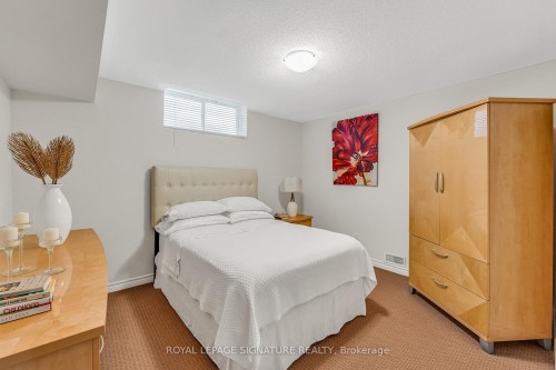 3319 Tacc Drive, Mississauga, ON - Indoor Photo Showing Bedroom