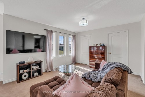 3319 Tacc Drive, Mississauga, ON - Indoor Photo Showing Living Room