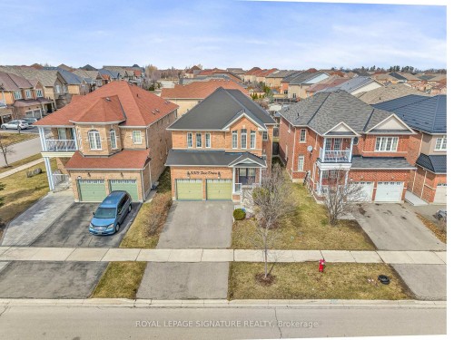 3319 Tacc Drive, Mississauga, ON - Outdoor With Facade