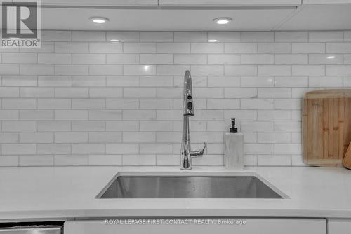 407 - 100 Eagle Rock Way, Vaughan, ON - Indoor Photo Showing Kitchen
