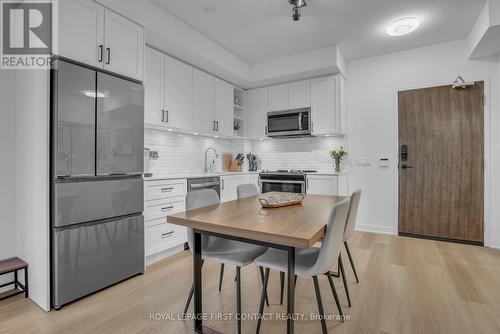 407 - 100 Eagle Rock Way, Vaughan, ON - Indoor Photo Showing Kitchen