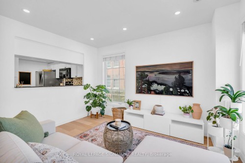 278-3 Everson Drive, Toronto, ON - Indoor Photo Showing Living Room